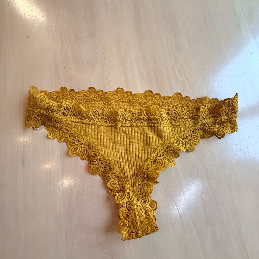 Aerie Mustard Lace Trim Panties